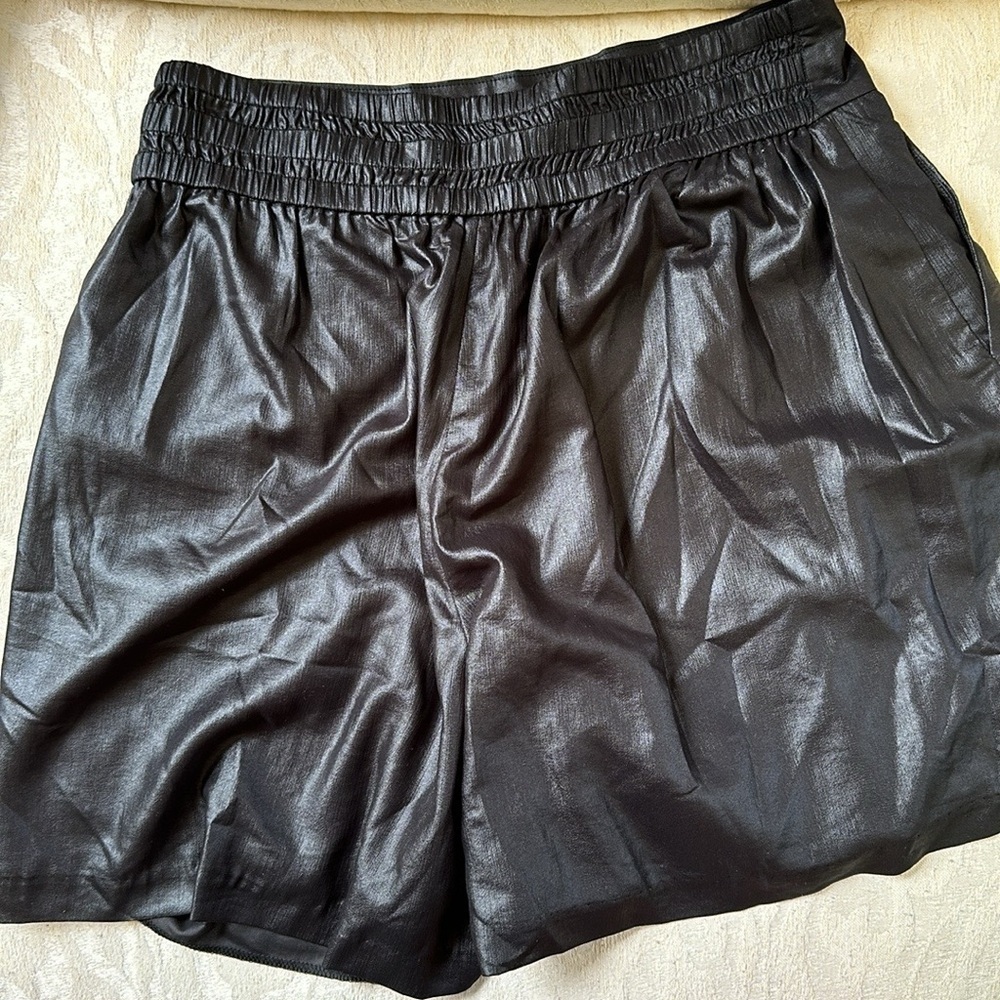 AX ARMANI  EXCHANGE SHEEN BLACK‎ SILKY PLEATED SHORTS​​​ - Picture 6 of 6